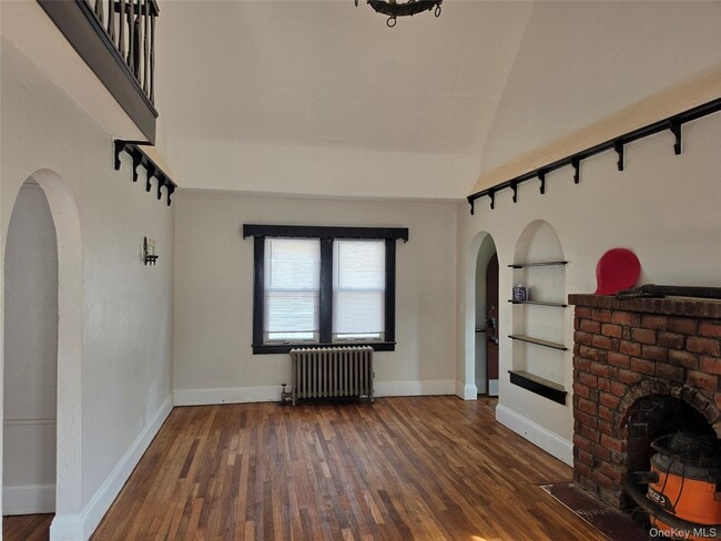 Photo - 987 Wallace Ave