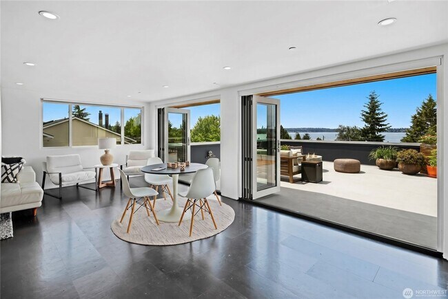 Photo - 6304 Lakeview Dr