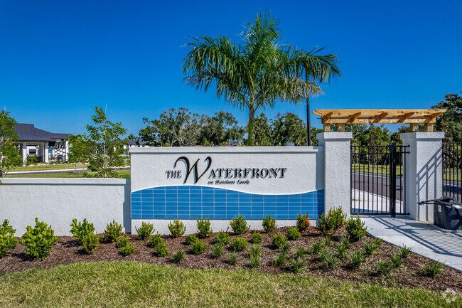 Photo - Waterfront On Hatchett Creek
