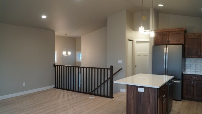 Photo - 6653 Thomas St