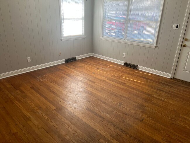 Photo - 829 Brown Rd