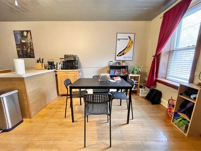 Photo - 2334 W Belden Ave Unidad G