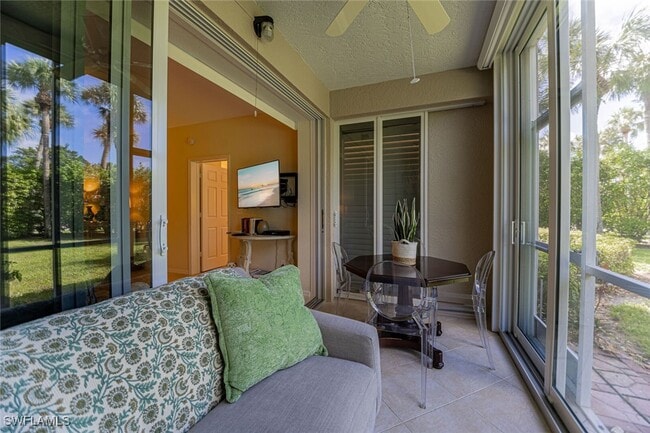 Building Photo - 823 Tanbark Dr Unit 101