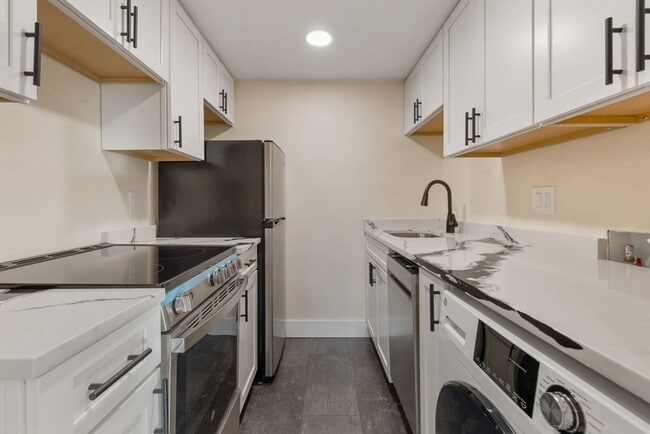 Photo - 41 Concord Ave Unidad 3B