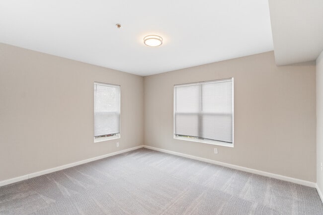 Photo - 18420 Lotus Ct Unidad 204