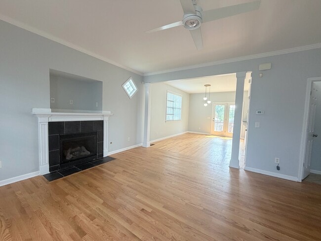 Photo - 307 Laurel Hill Ln