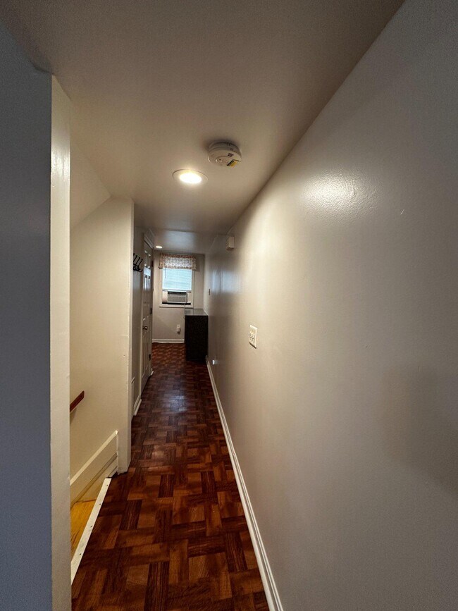 Photo - 1527 W 36th St