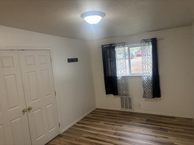 Photo - 1166 SE Hamilton Rd