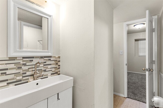 Photo - 11002 Hammerly Blvd Unit 105