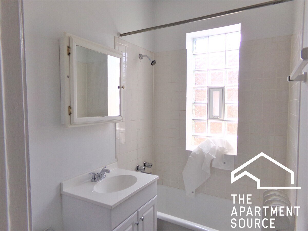 Photo - 6916 N Lakewood Ave Unit 409