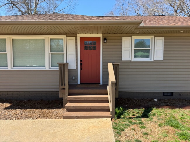 Photo - 224 Cunningham Dr