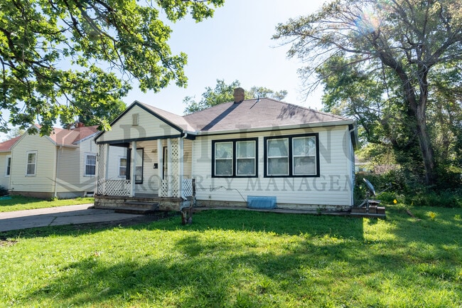 Photo - 804 N Battin St