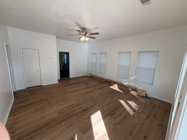 Photo - 416 Bilbo St