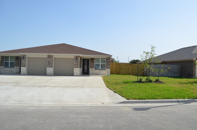 Photo - 1800Tru Unit B-STILL OCCUPIED BY RESIDENT