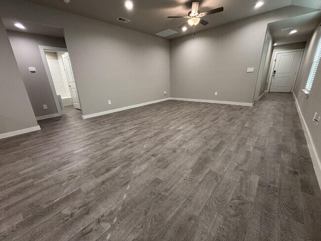 Photo - 4705 126th St