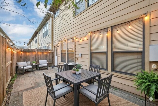 Photo - 1346 Studer St