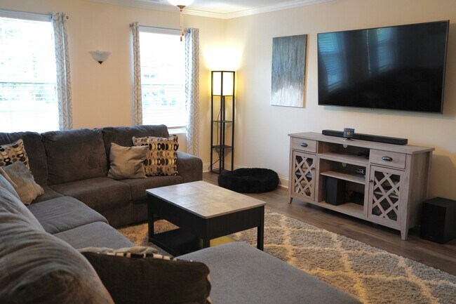 Photo - 305 Page Square Dr
