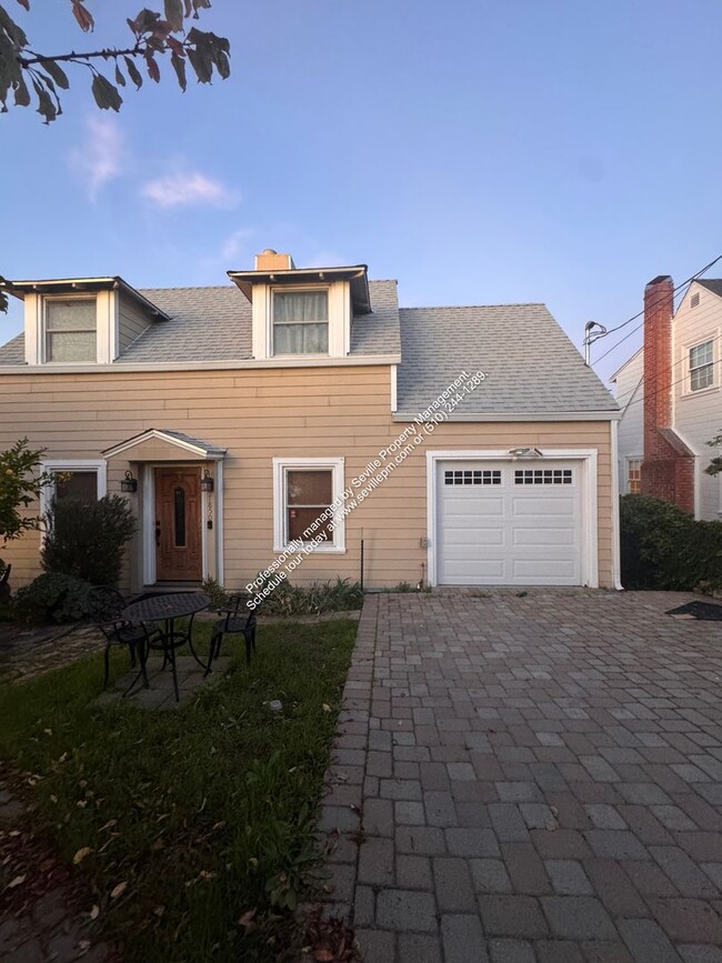 Building Photo - Cozy Move-In Ready 3 Bedrooms / 2 Bathroom Eastmont Hills Home