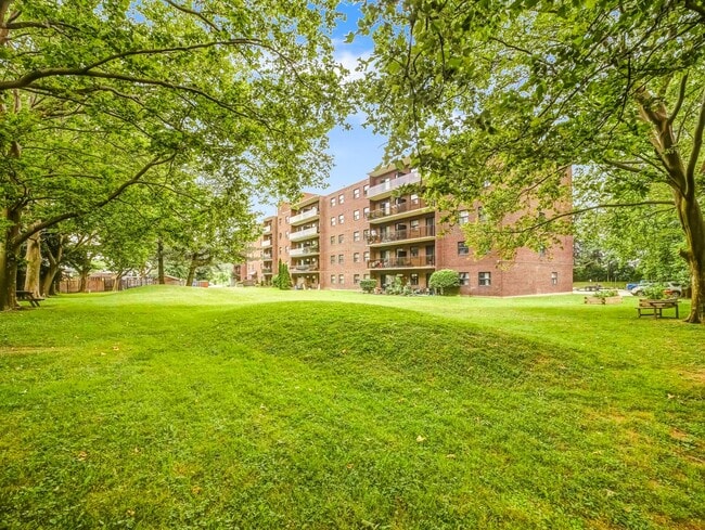 Photo - Heritage Place Apartments