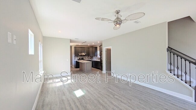 Photo - 121 N C St