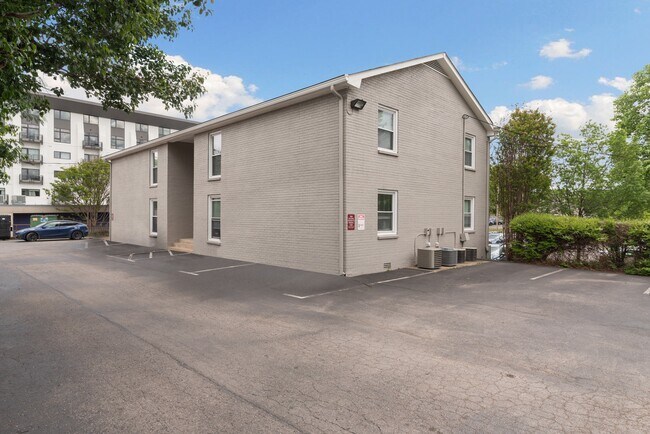 Photo - 1808 Edgehill