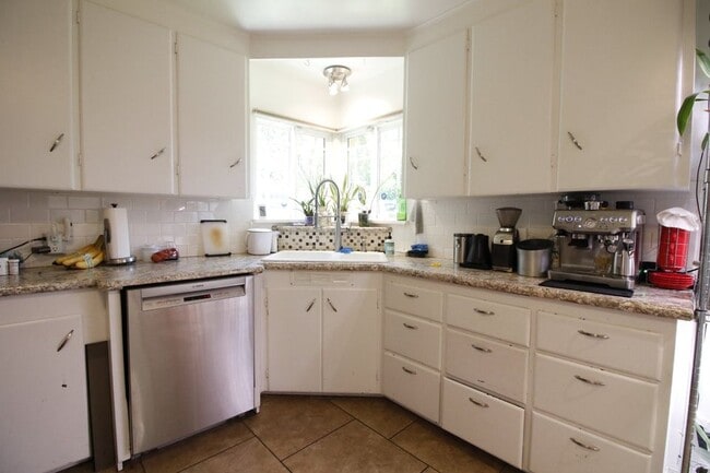 Photo - 3104 Barge St