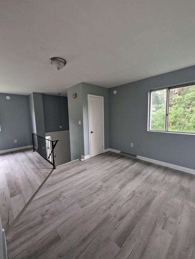 Photo - 1027-1029 Elwood st Unit 1027 Elwood Street