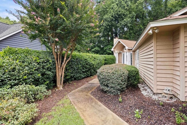 Photo - 1289 Llewellyn Rd
