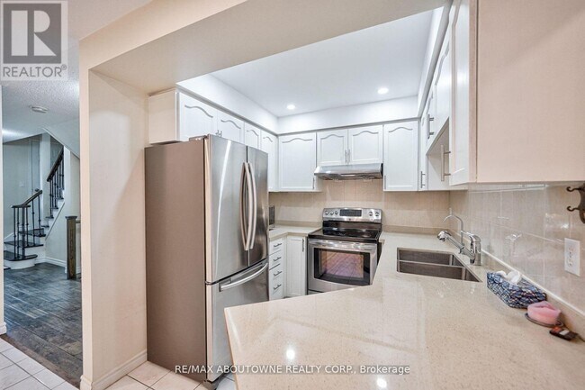 Photo - 455 Apache Ct