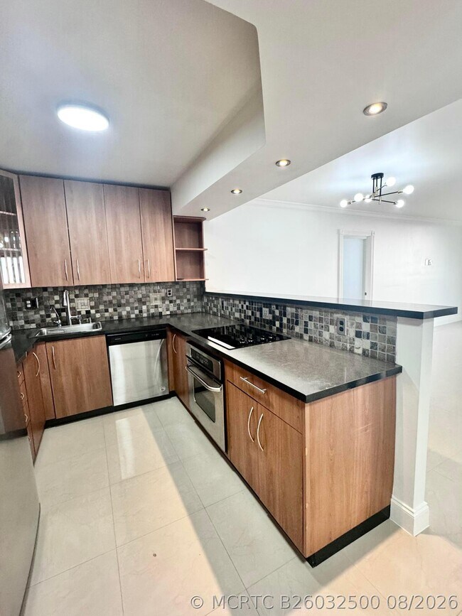Building Photo - 600 Three Islands Boulevard Unit 1108
