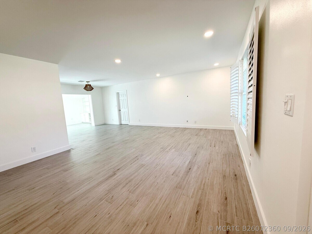 Photo - 16 Ridgewood Cir