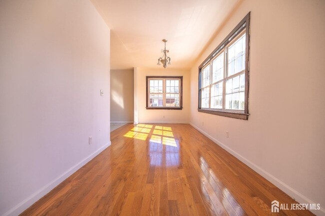 Photo - 60 Sampson St