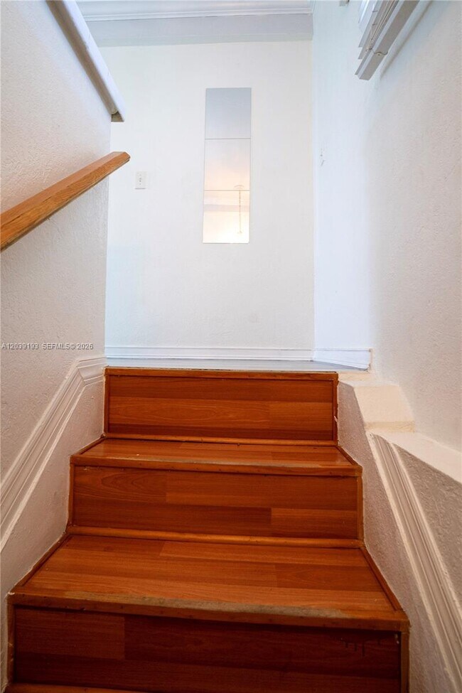 Photo - 16990 NE 5th Ct Unit 2