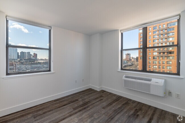1BR, 1BA - 583SF