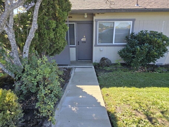 Photo - 753 NE Alameda Ave Casa
