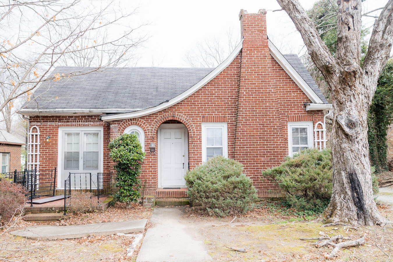 Photo - 202 E Lake Dr