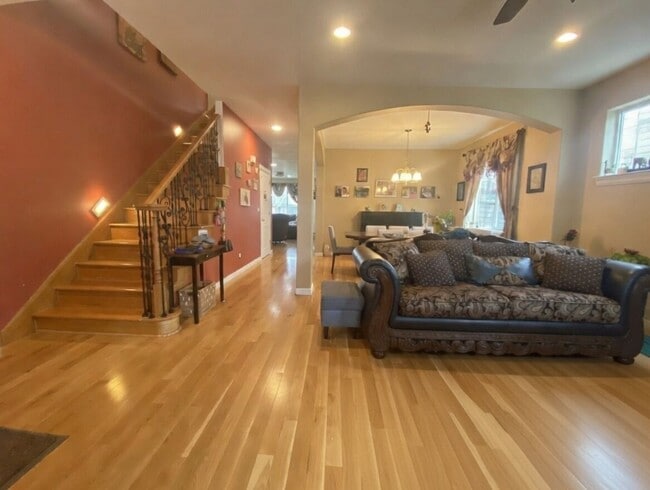 Photo - Expansive 5 Bedroom Hillsboro Home with 3 Bathrooms & Modern Comfort