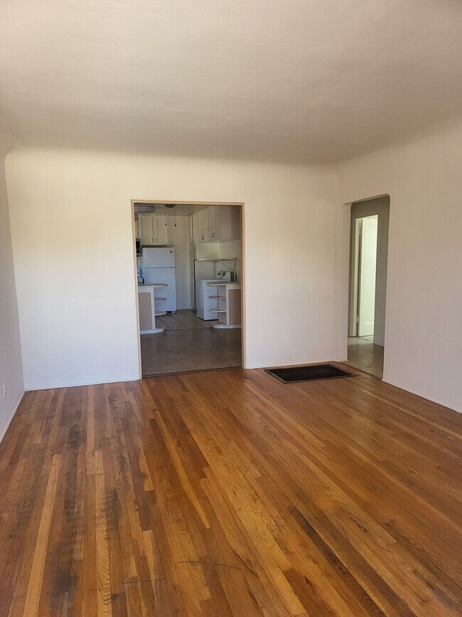 Photo - 324 Monroe St NE Unit A