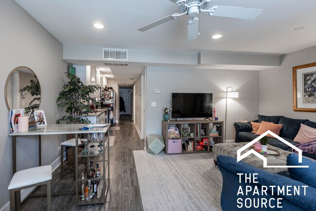 Photo - 2449 N Ashland Ave Unidad 1