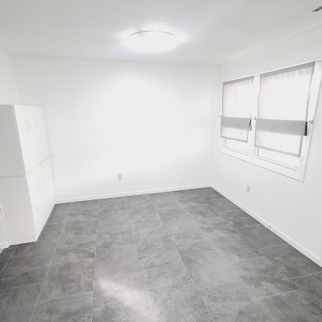 Photo - 1050 S Jones Blvd