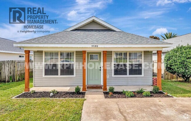 Building Photo - Charming Florida Cottage Rental in Shadow ...