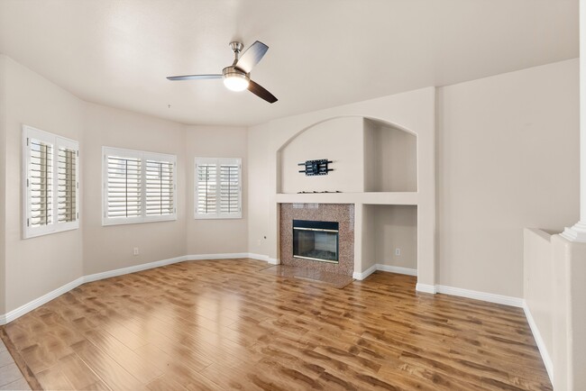 Building Photo - 15804 Crest Ln Rental