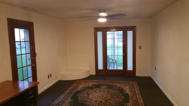 3013 Strathmeade St Unidad South Suite
