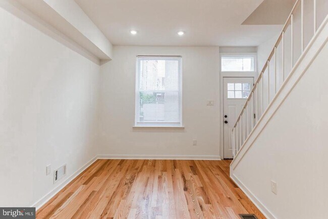 Photo - 1642 Olive St