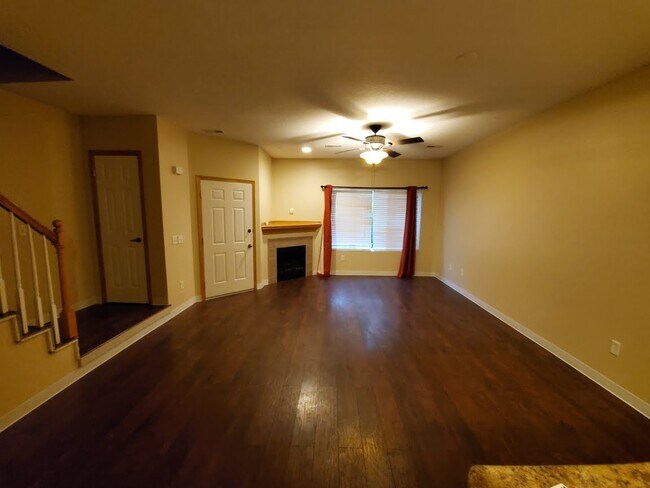 2300 Hart Ave Unit 7