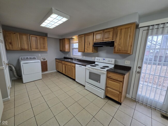 Photo - 1936 Heather Ct