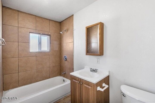 Photo - 414 W 9th St