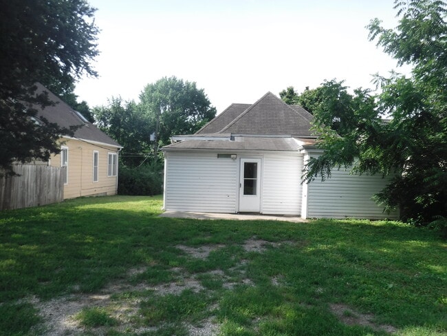 Building Photo - 2423 Jackson St