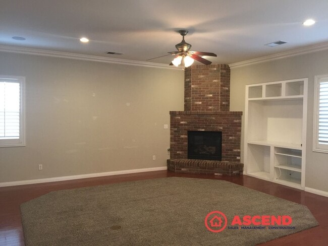 Photo - Charming Home in Olive Dr Area!