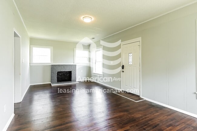 Photo - 410 8th St S